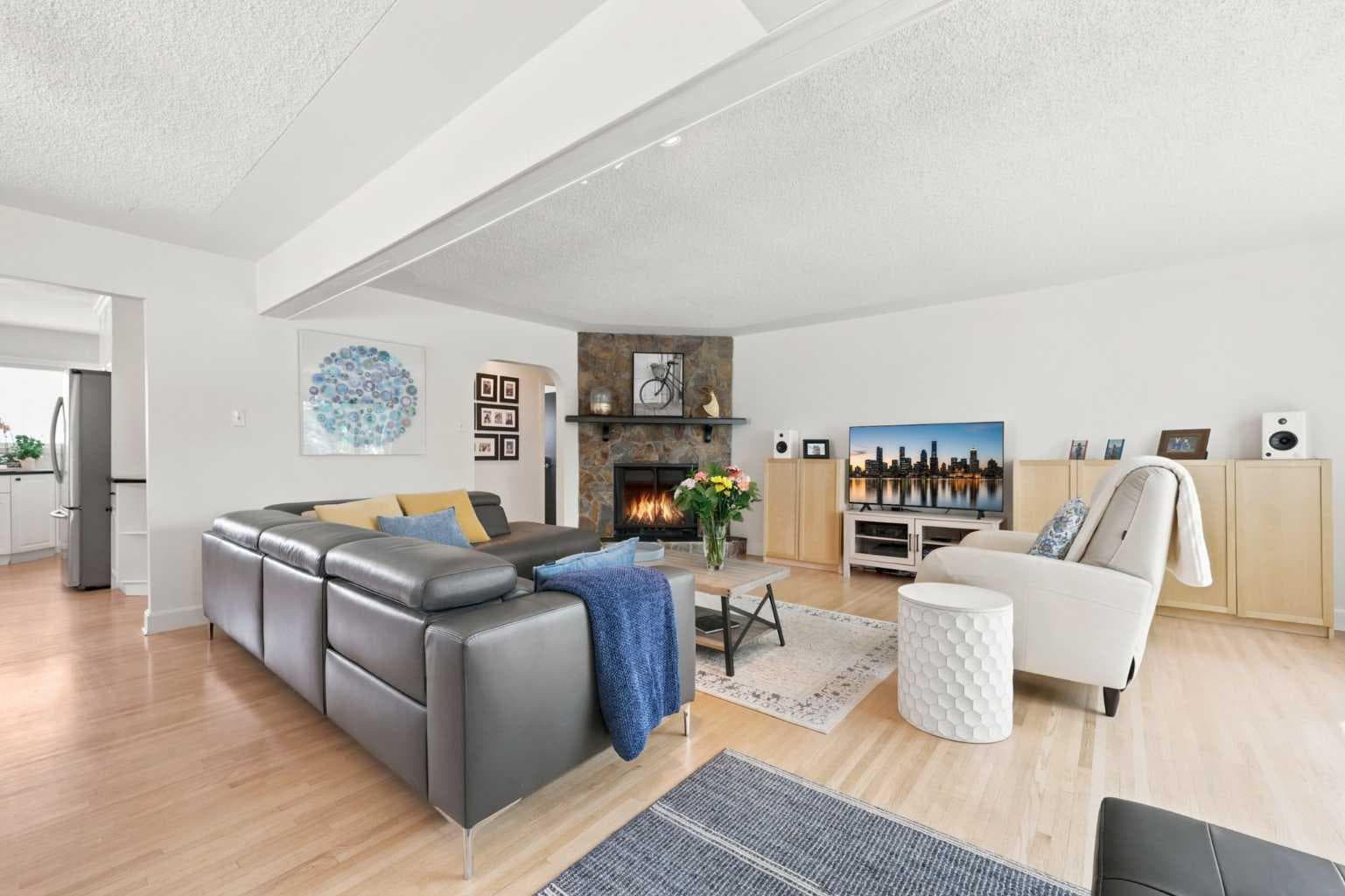 3518 3 Avenue SW — photo 3