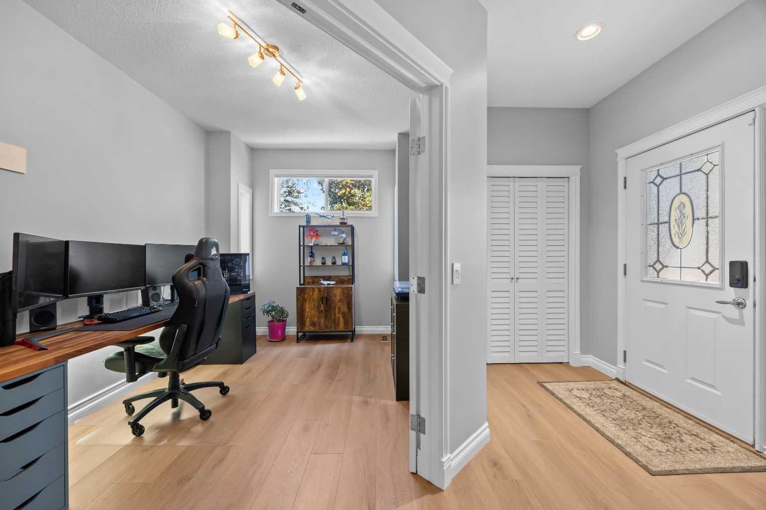 18 Hidden Creek Manor NW — photo 3