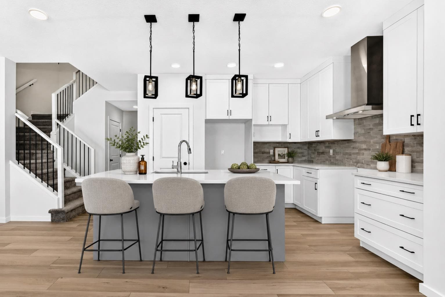18 Osprey Hill Bay SW — photo 1