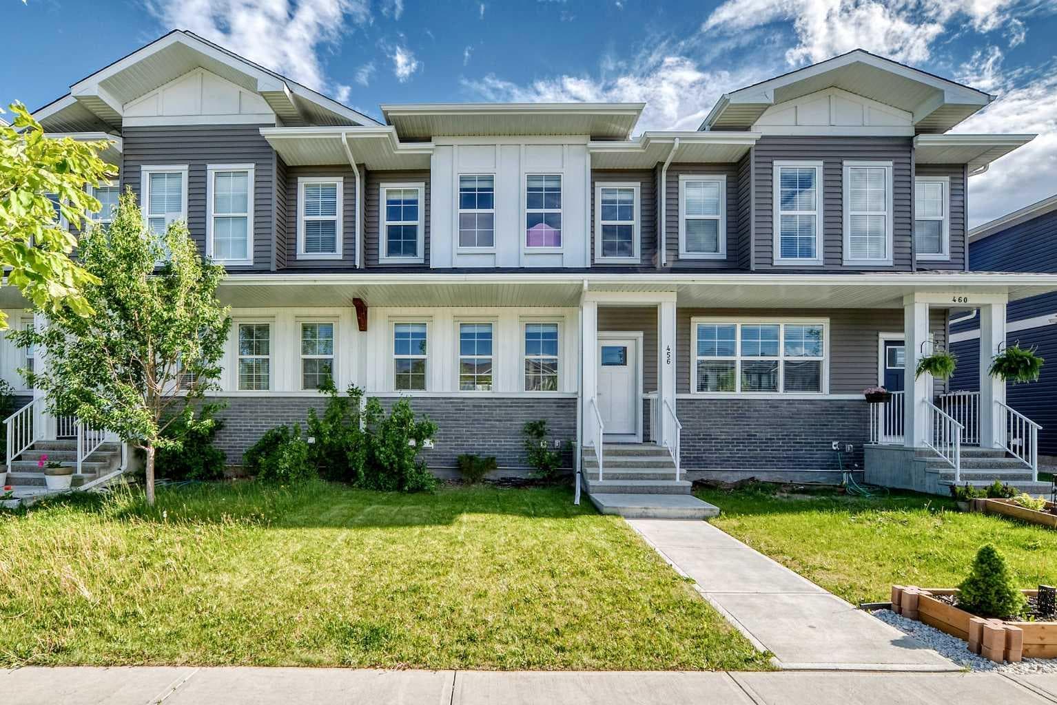 456 West Lakeview Drive — photo 1