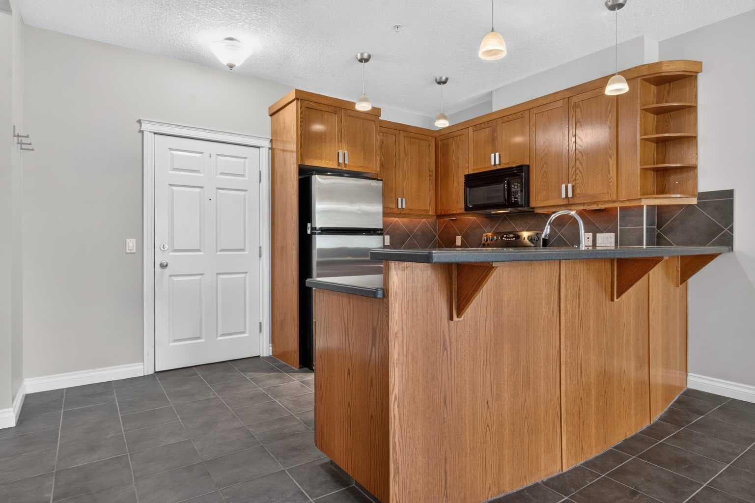 7101, 14 Hemlock Crescent SW — photo 3