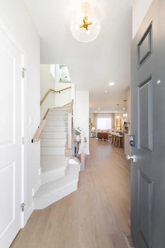 2138 Cobblebrook Crescent SW — photo 2