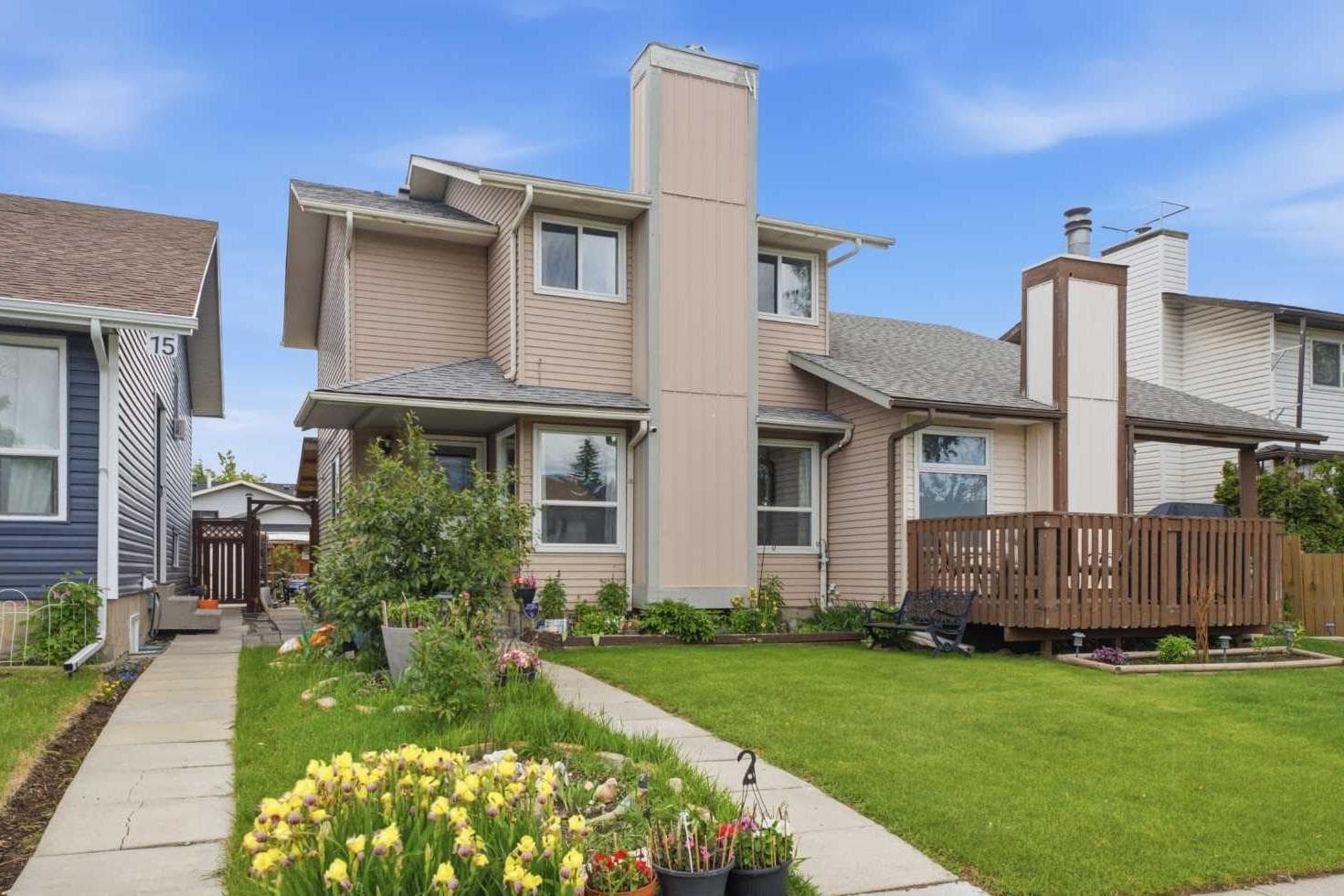 17 Abberfield Crescent NE — photo 1