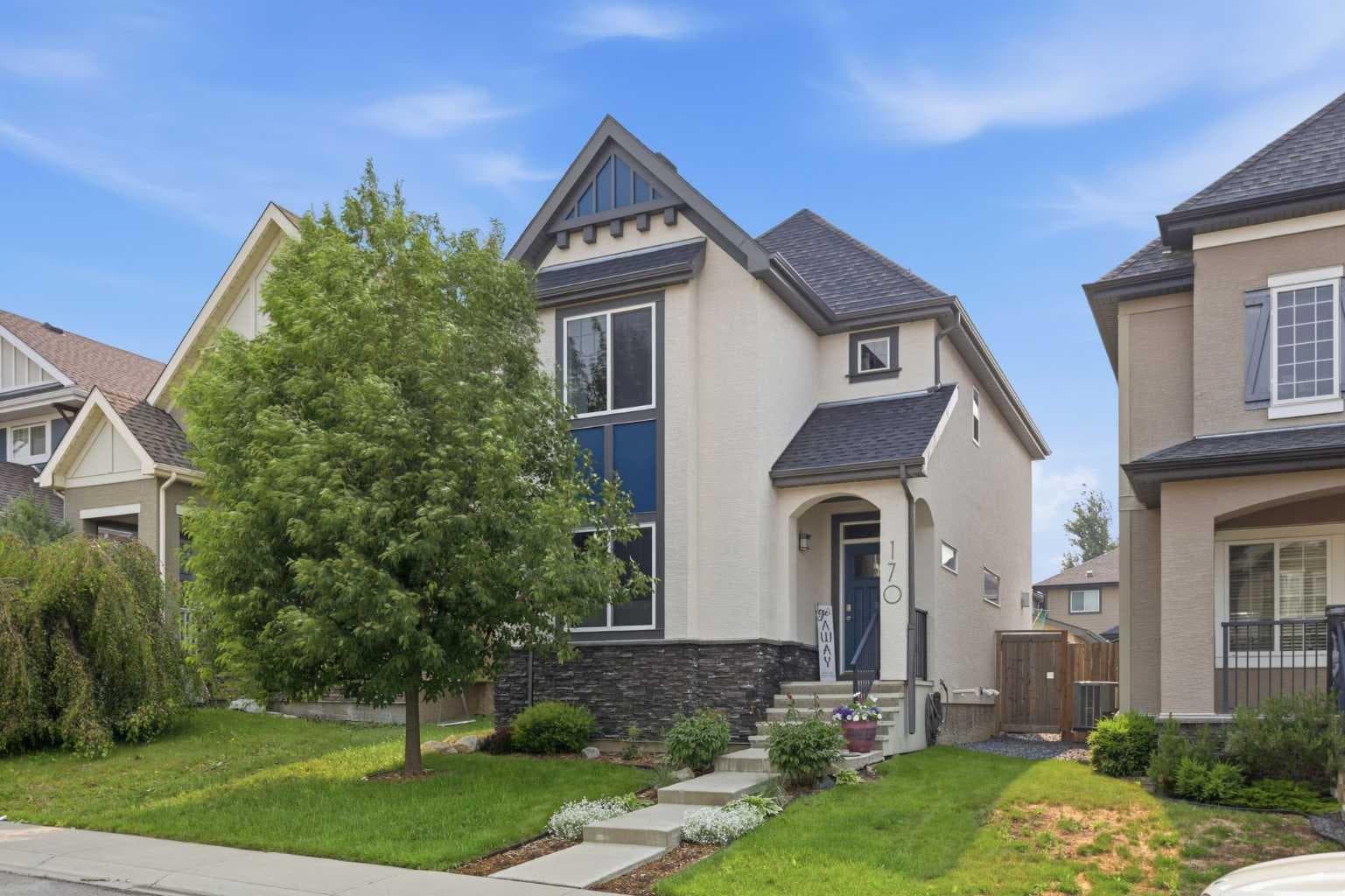 170 Mahogany Heights SE — photo 1