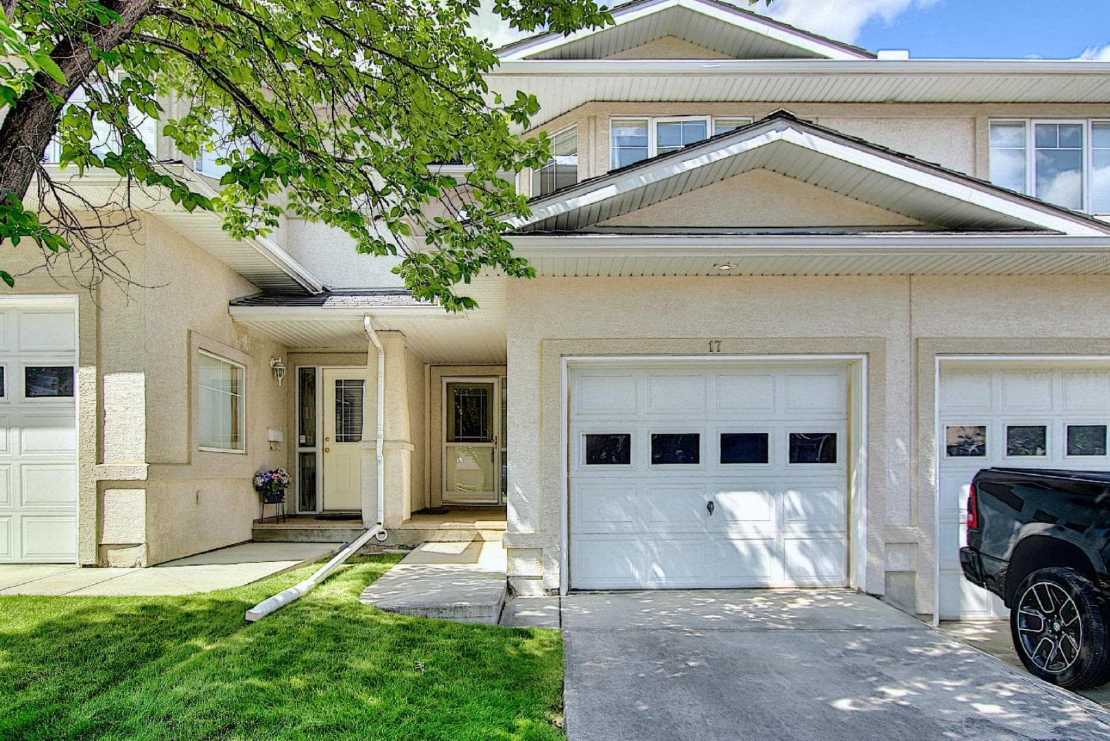 Row/Townhouse in Edgemont