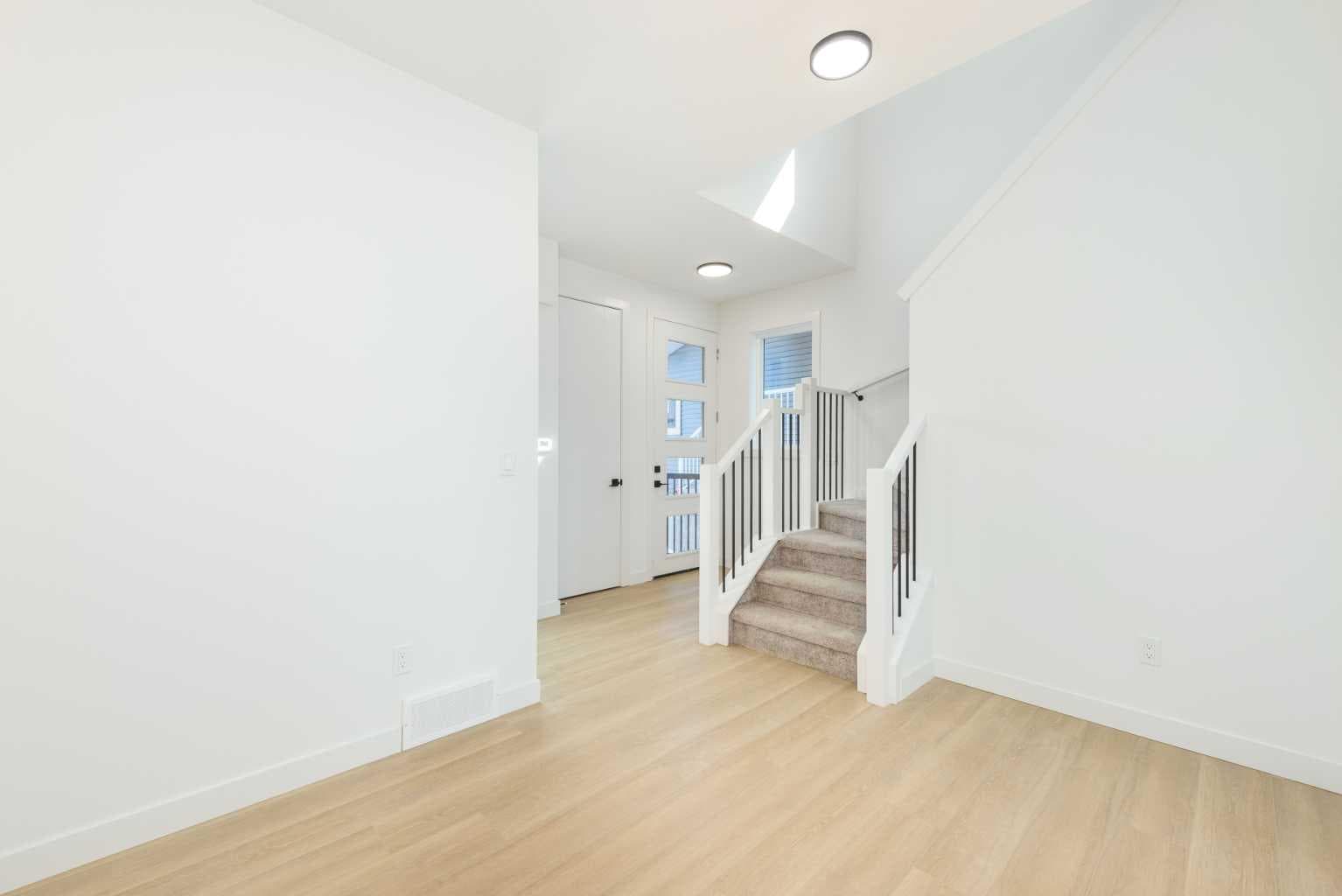 96 Heritage Manor — photo 3