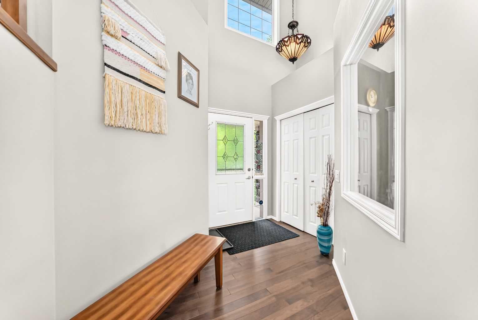 38 Royal Oak Grove NW — photo 2