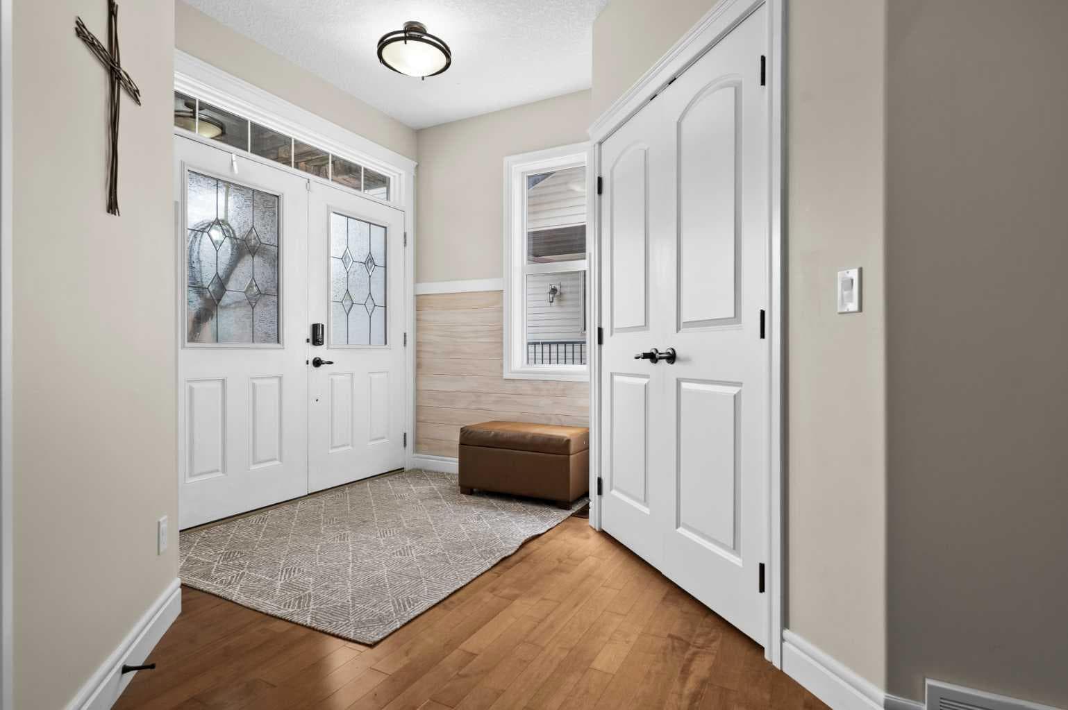144 Silverado Skies Manor SW — photo 3