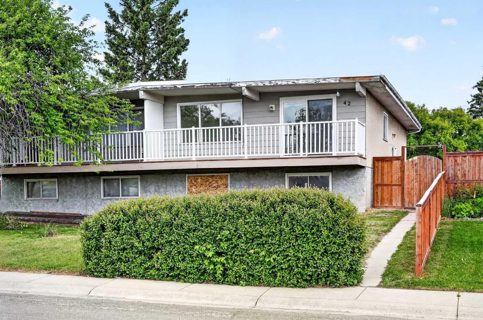 42 Huntford Close NE — photo 1
