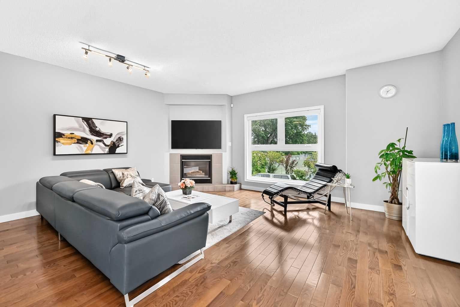 2405 17 Street SW — photo 4