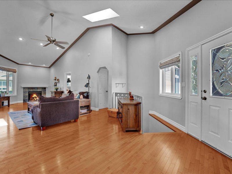 147 Cove Place — photo 4