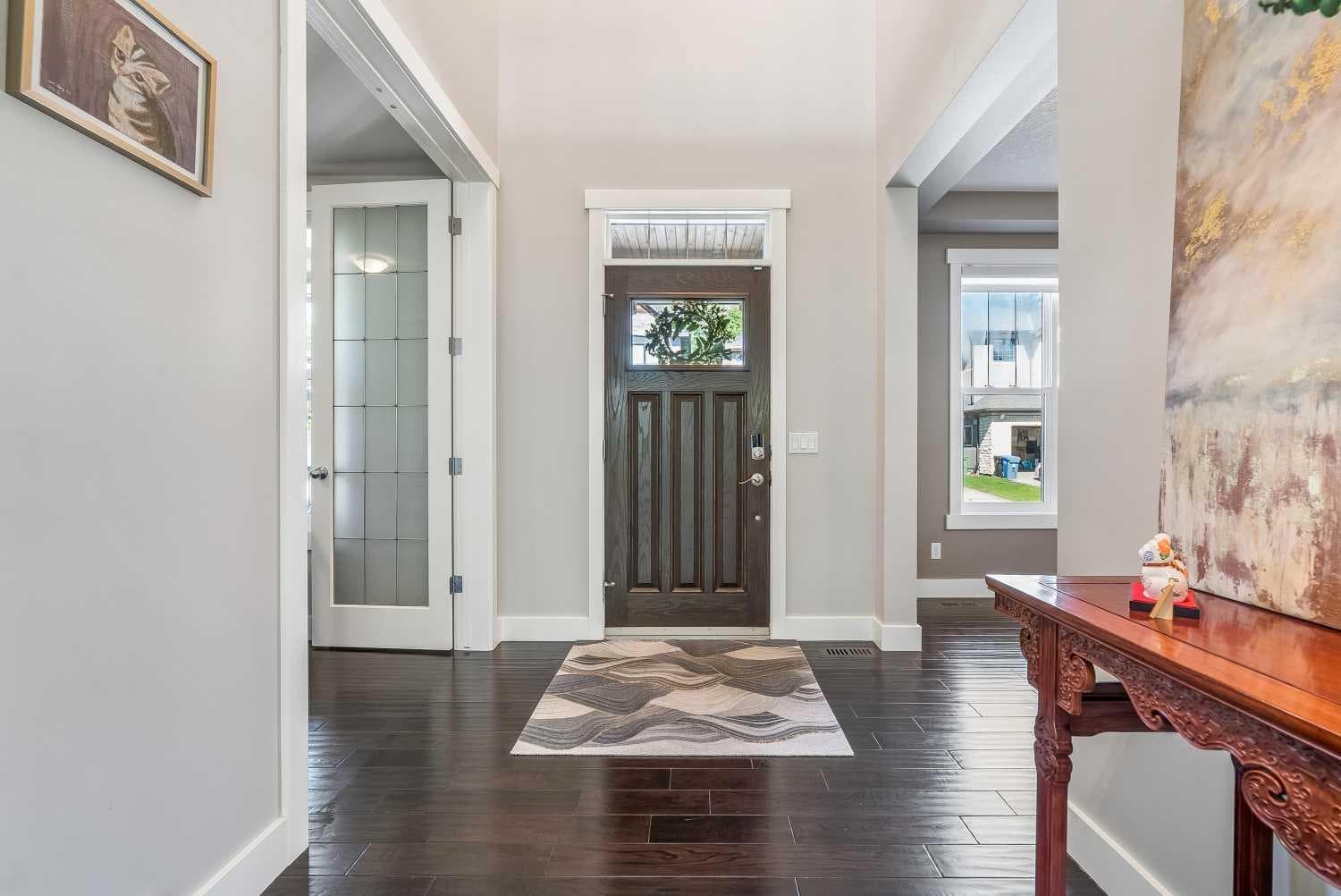 30 Ascot Crescent SW — photo 4