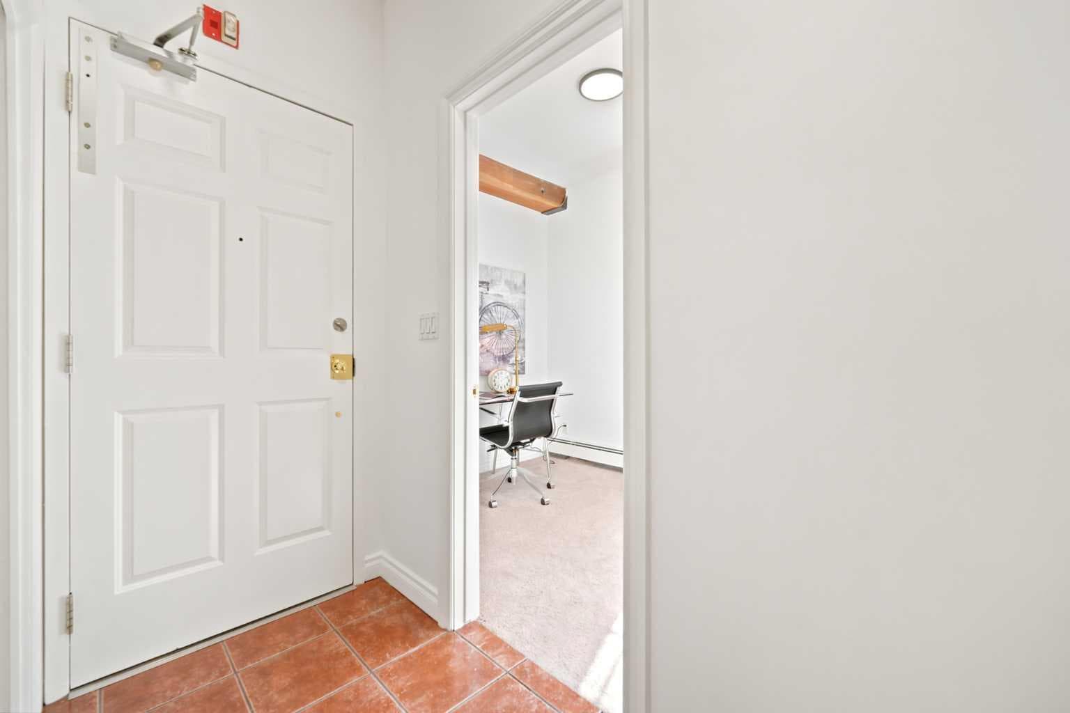 317, 220 11 Avenue SE — photo 5