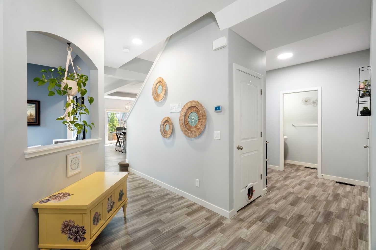 642 Kingsmere Way SE — photo 3