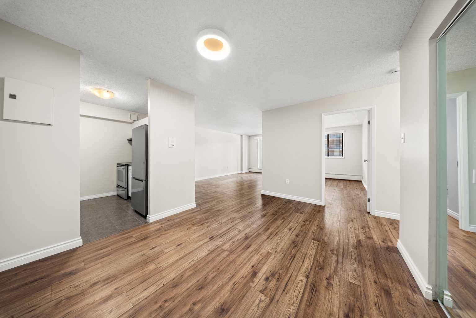 305, 718 12 Avenue SW — photo 3