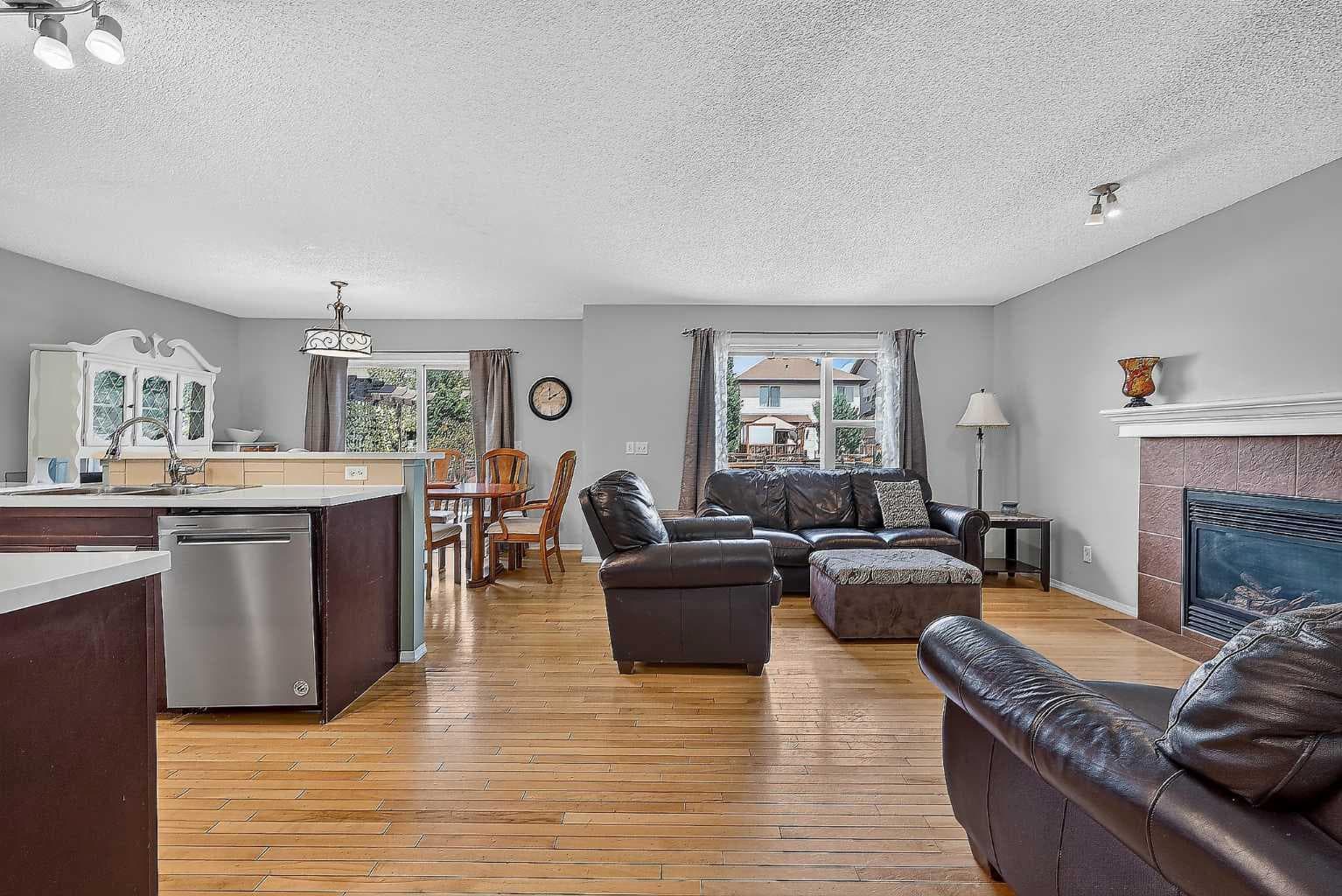 960 Copperfield Boulevard SE — photo 2