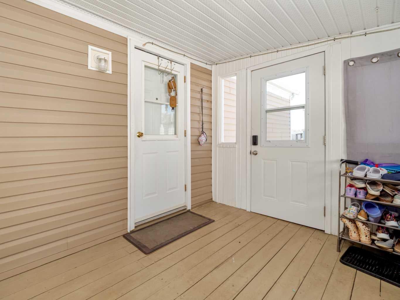 22 Westover Crescent — photo 4