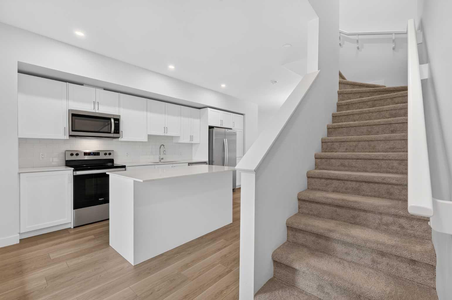 8554 19 Avenue SE — photo 3