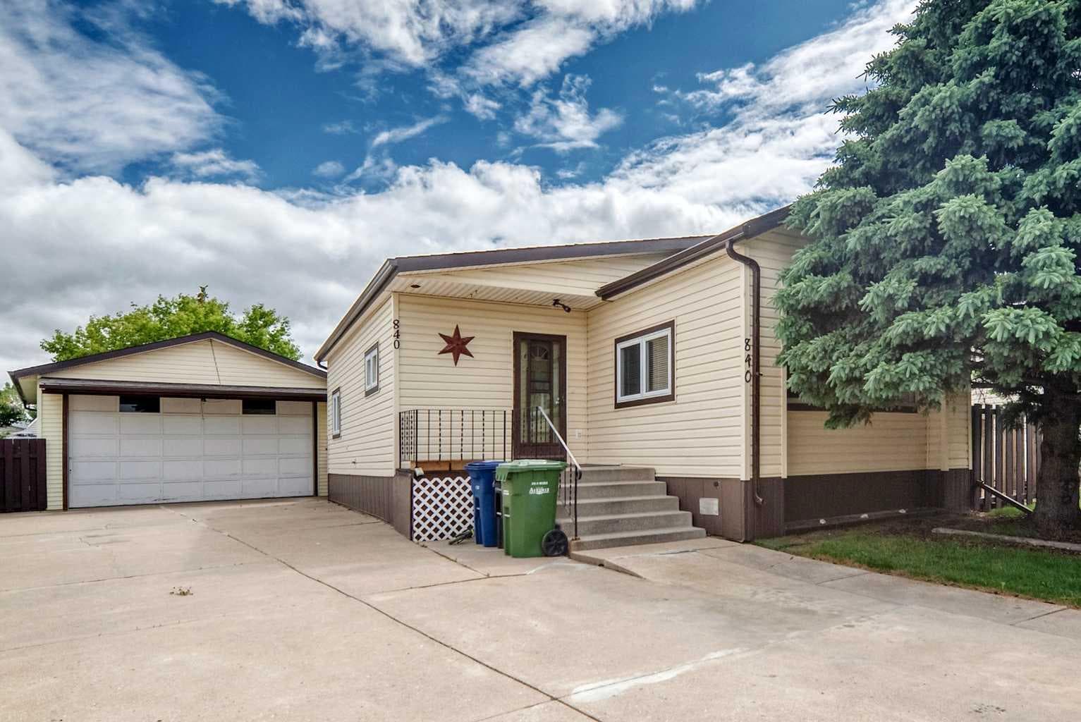 840 Spring Haven Court SE — photo 1