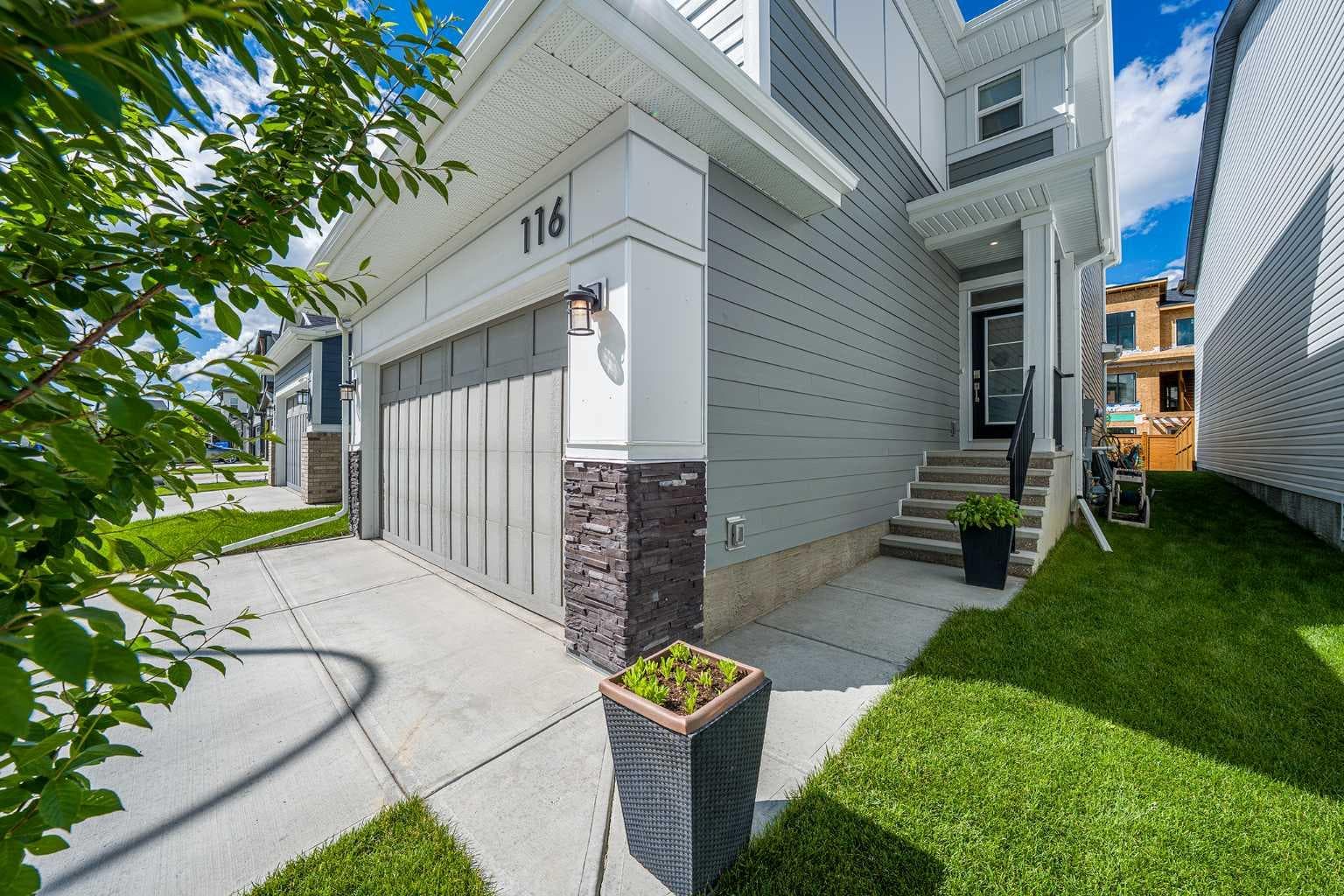 116 Rowmont Heath NW — photo 3