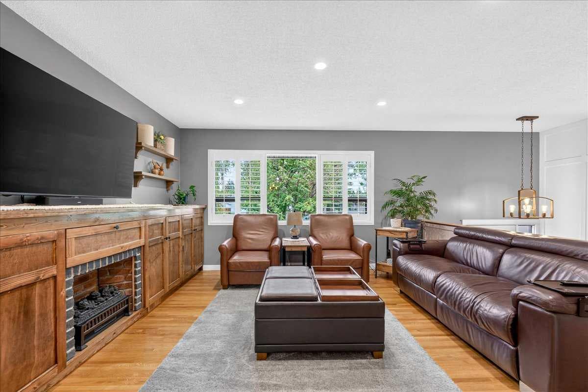 9715 Fairmount Drive SE — photo 4