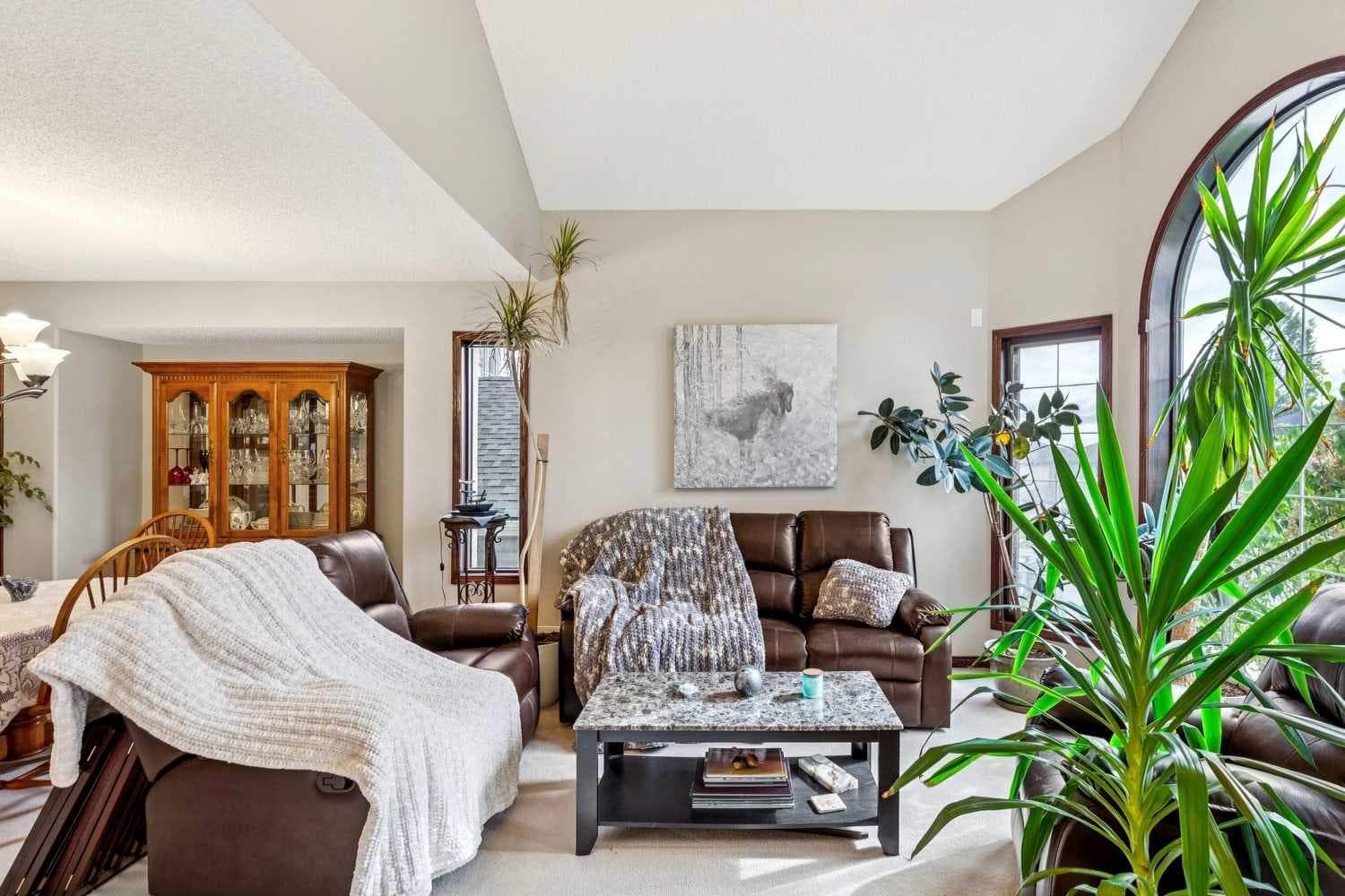 27 Valley Creek Bay NW — photo 4