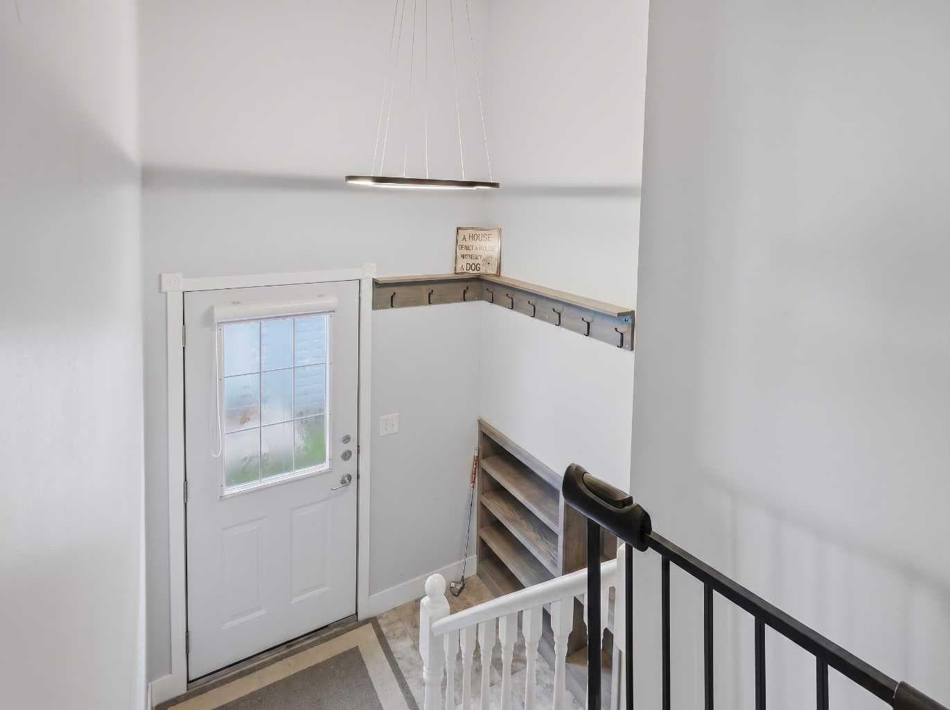 129 Silver Drive — photo 2