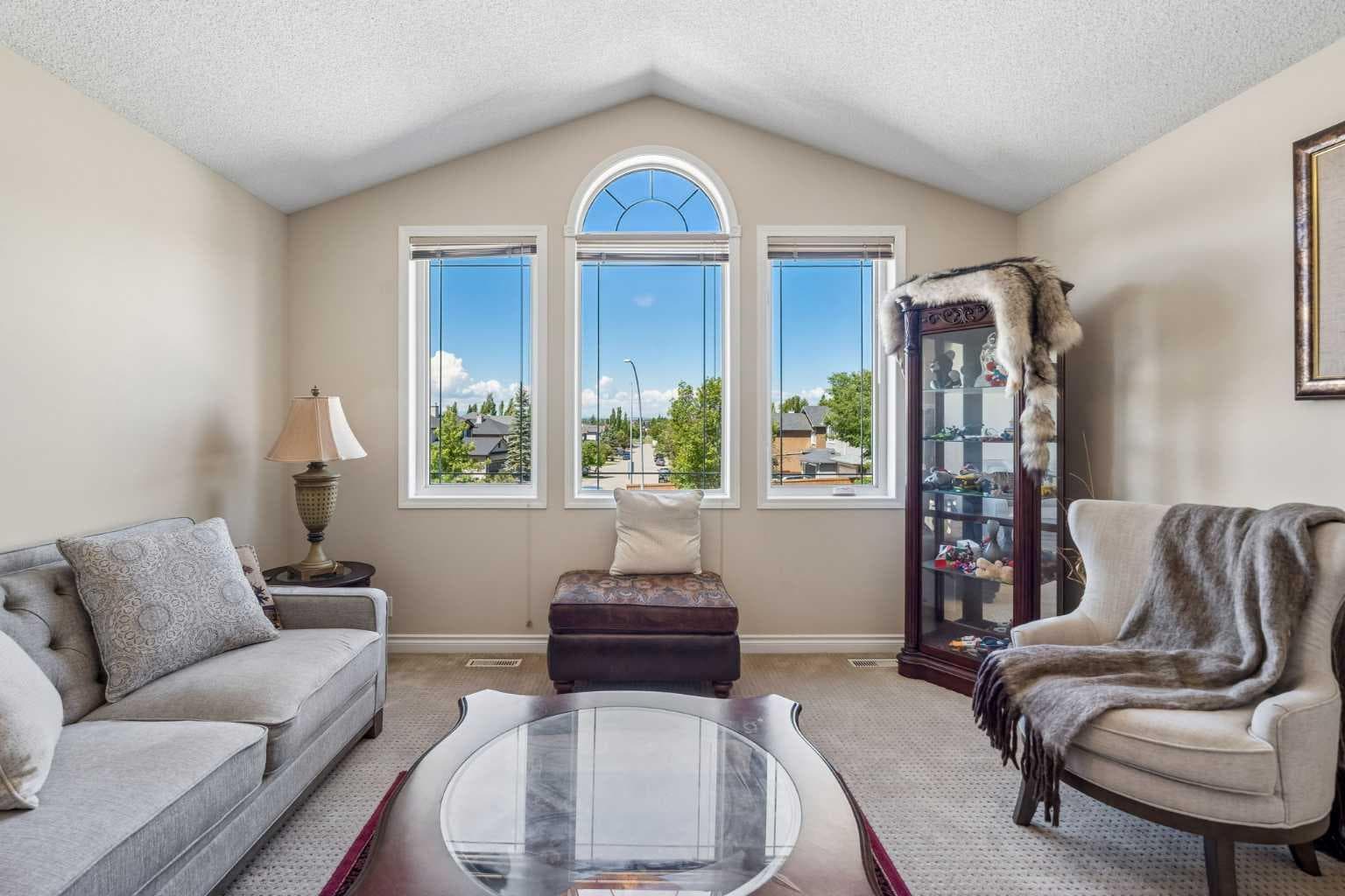 86 Tuscany Ravine Road NW — photo 1
