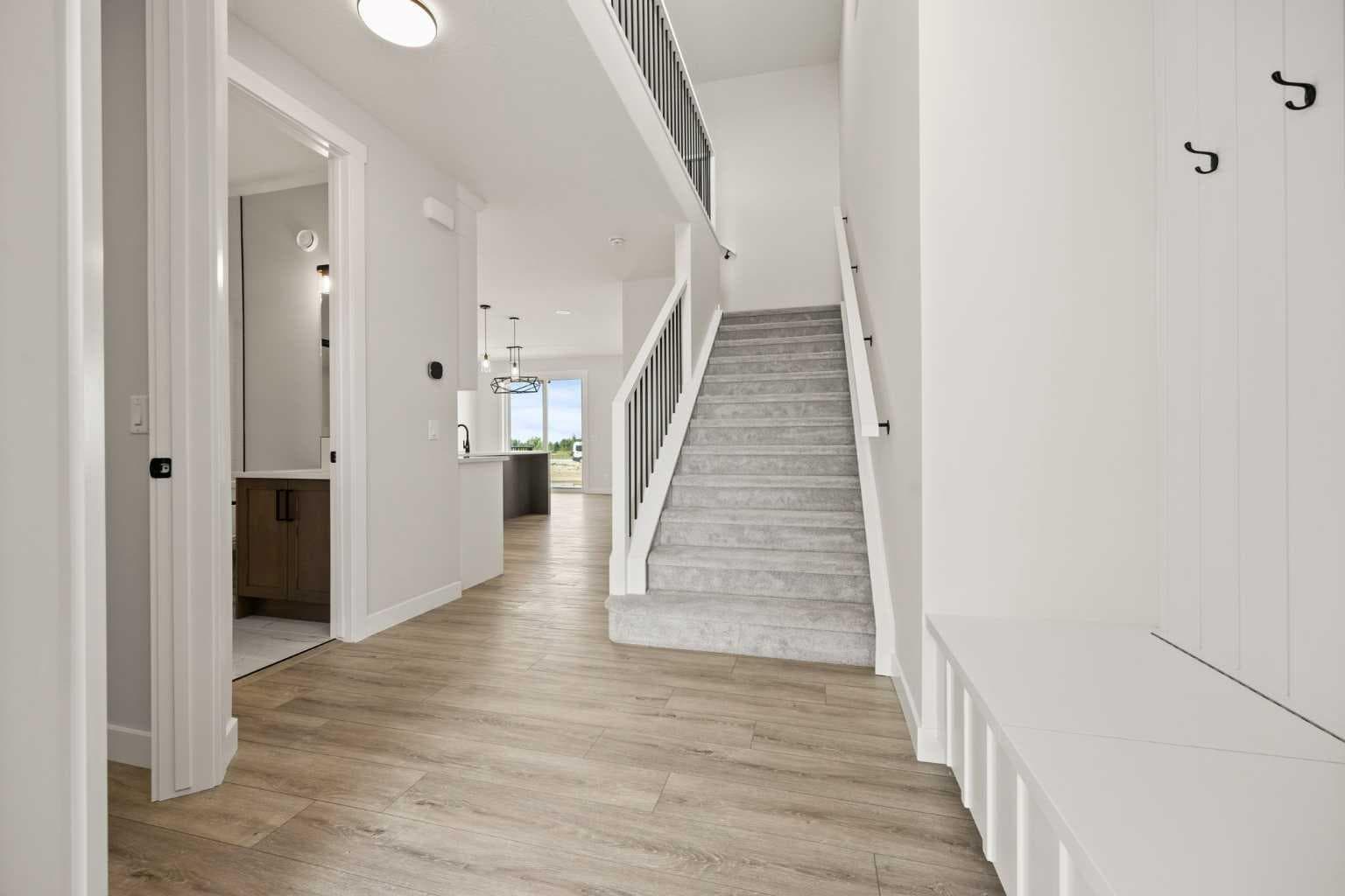 446 Kinniburgh Loop — photo 3
