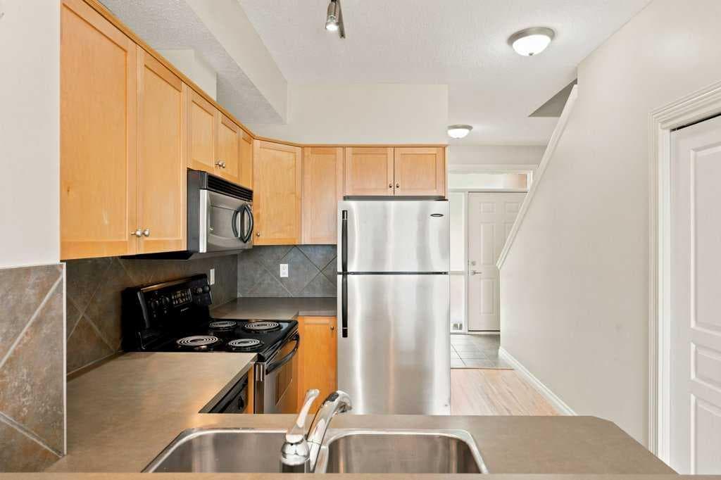 11, 133 Rockyledge View NW — photo 5