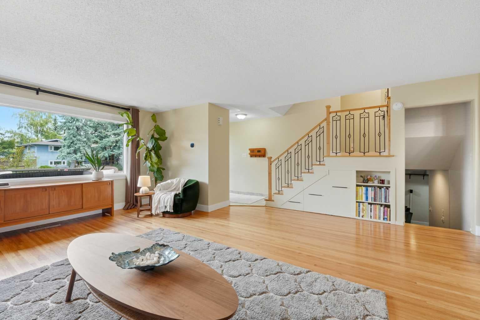 1439 90 Avenue SW — photo 3