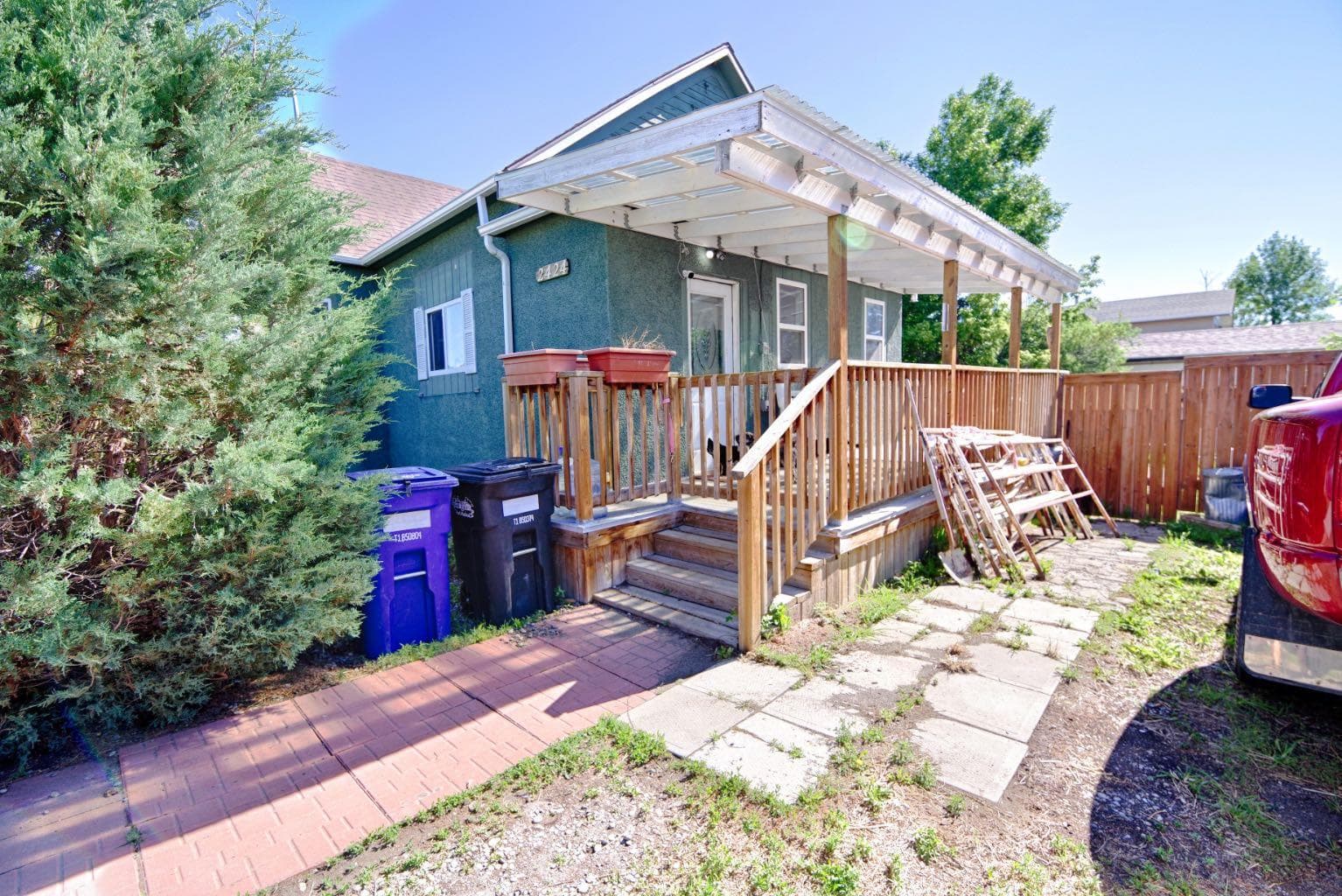 2424 4 Avenue — photo 3