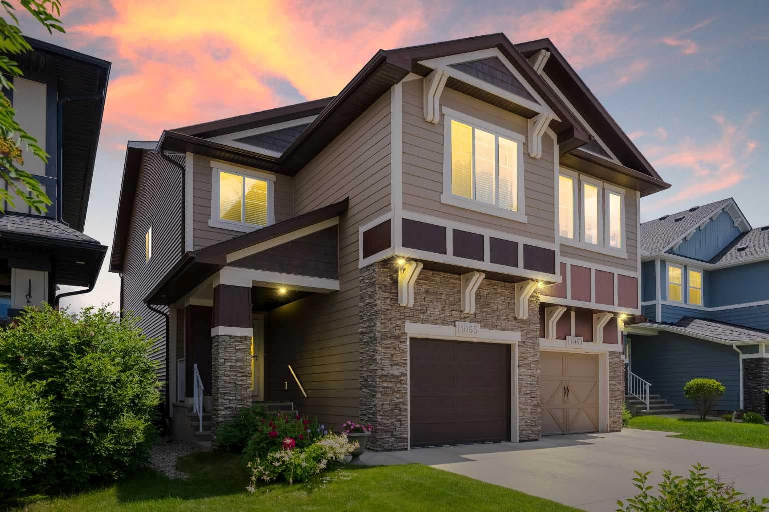Semi Detached (Half Duplex) in Hillcrest