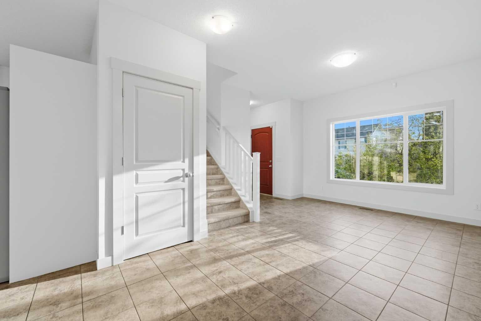 151 Royal Oak Drive NW — photo 5
