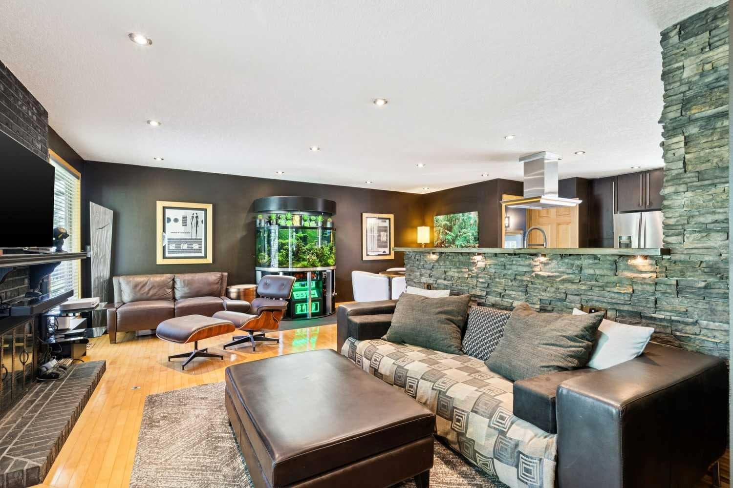 10220 Brookpark Boulevard SW — photo 4