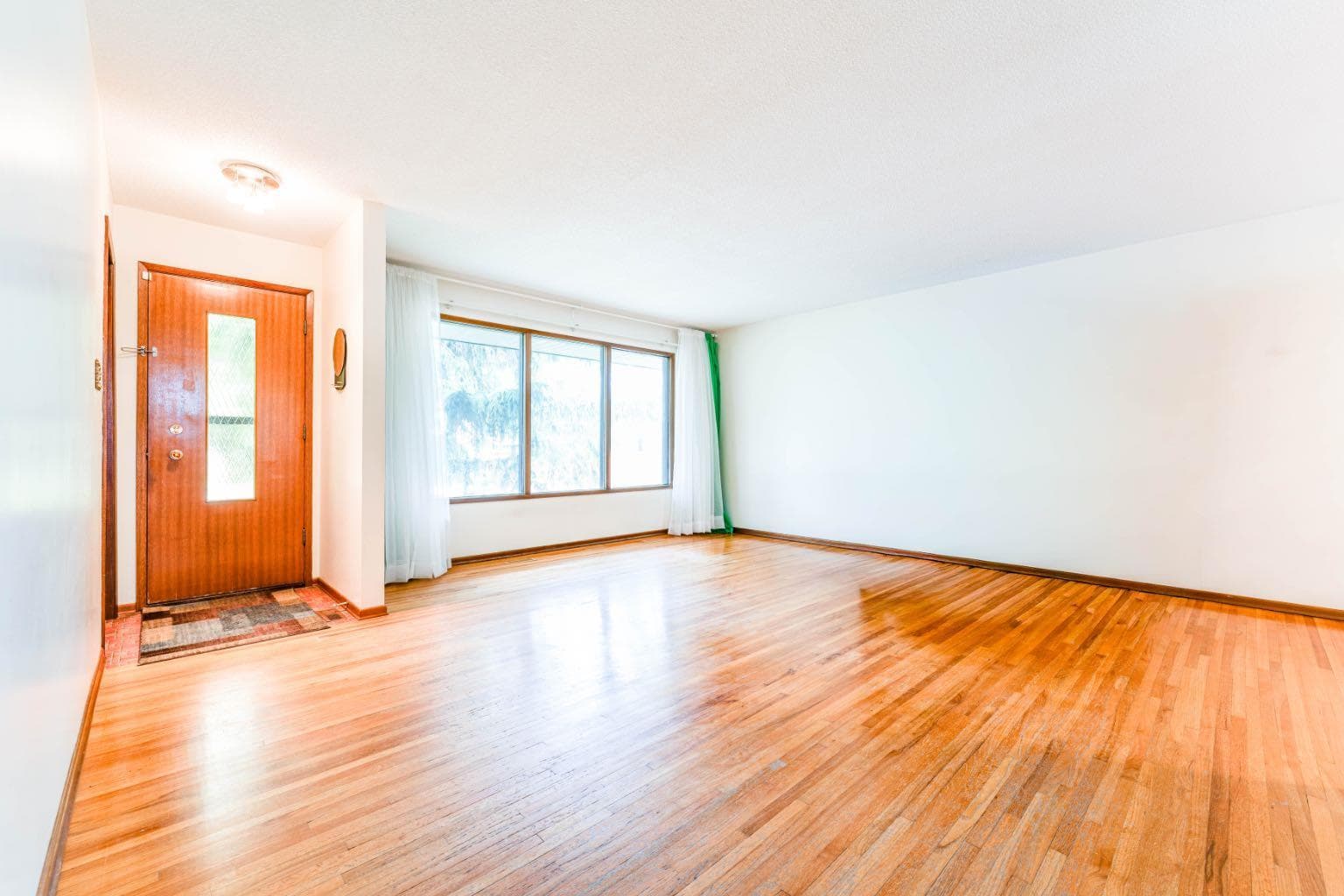 7511 Huntridge Crescent NE — photo 4