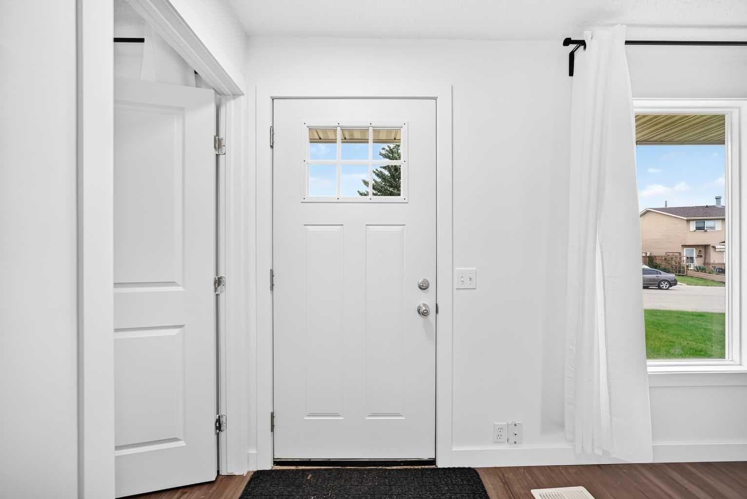 60 Erin Mount Crescent SE — photo 3