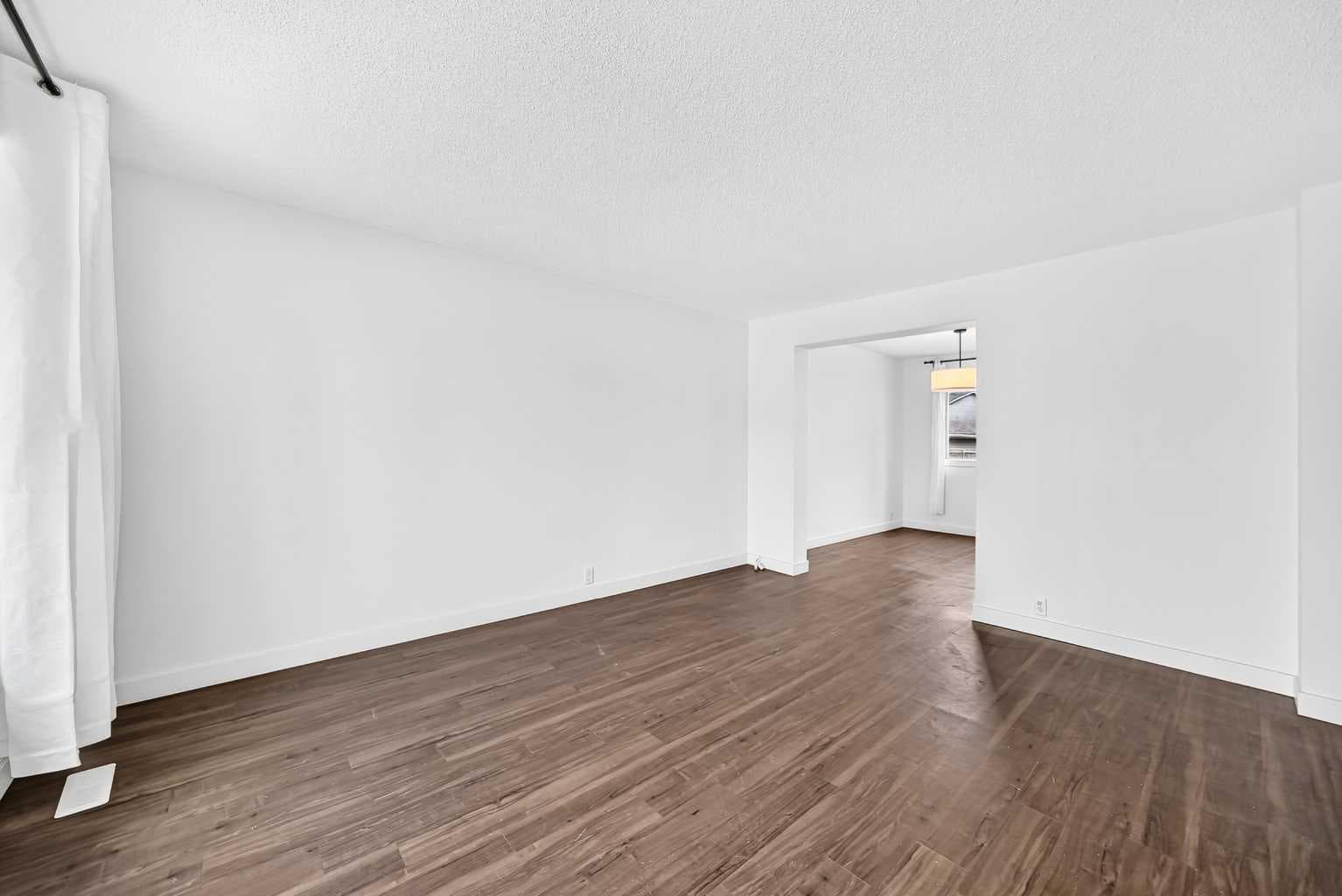60 Erin Mount Crescent SE — photo 4