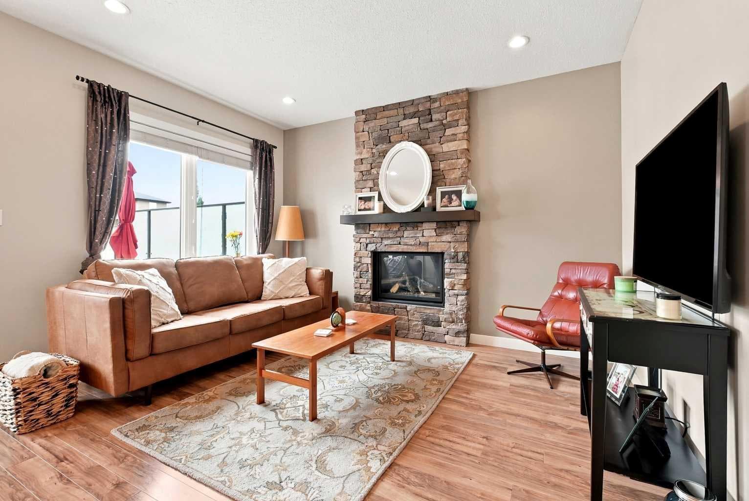 115 Stephenson Crescent — photo 3