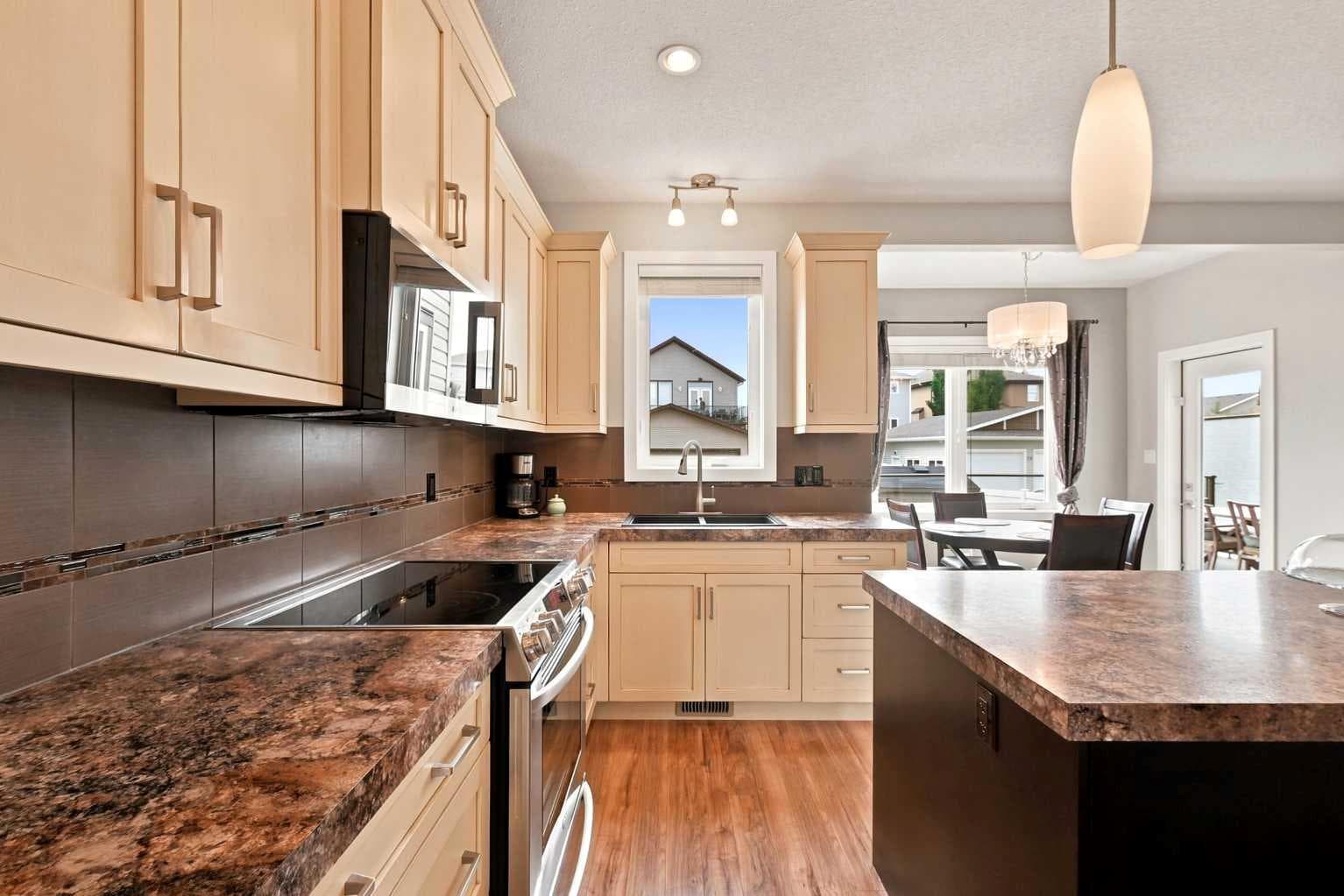 115 Stephenson Crescent — photo 5