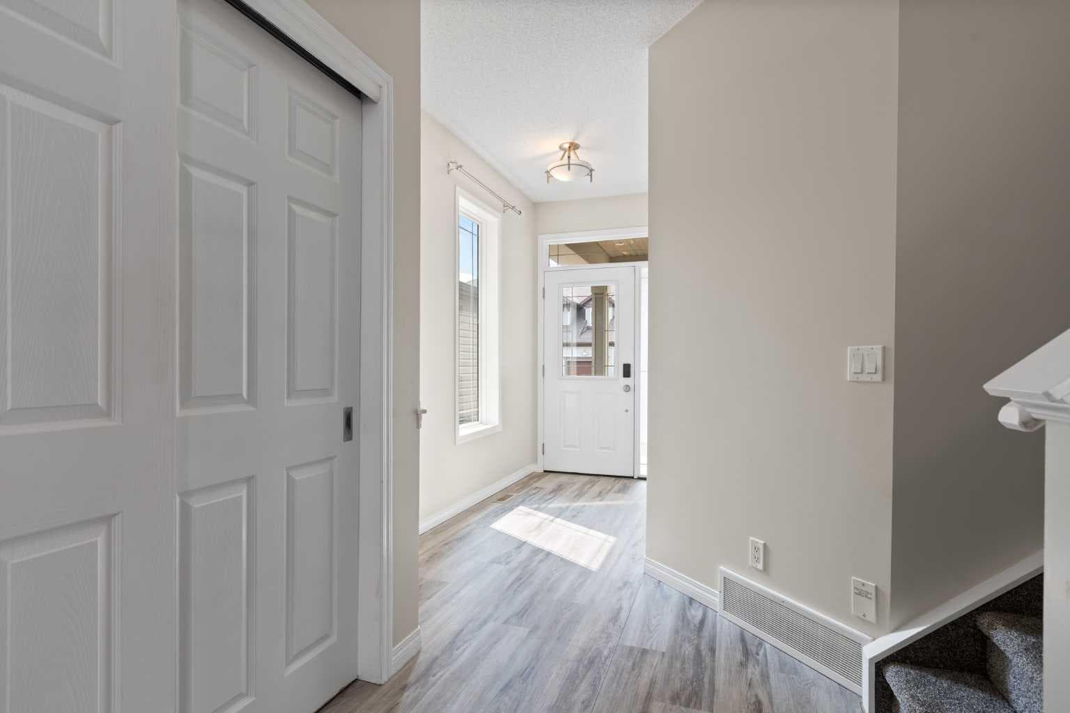 137 Windridge Road SW — photo 2