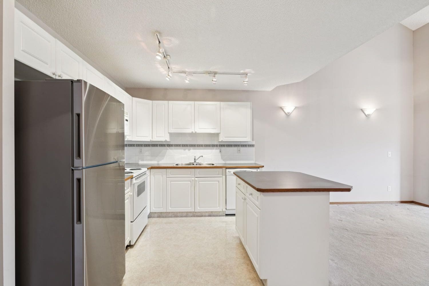 133 Chaparral Point SE — photo 2