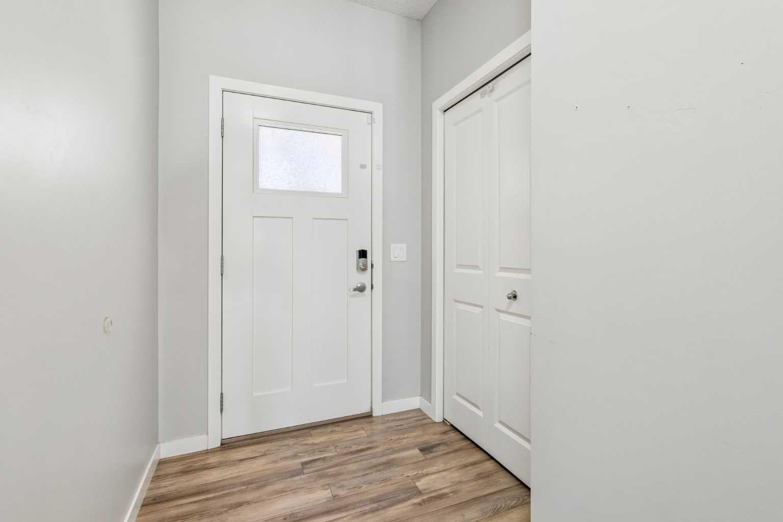 549 Hillcrest Road SW — photo 4