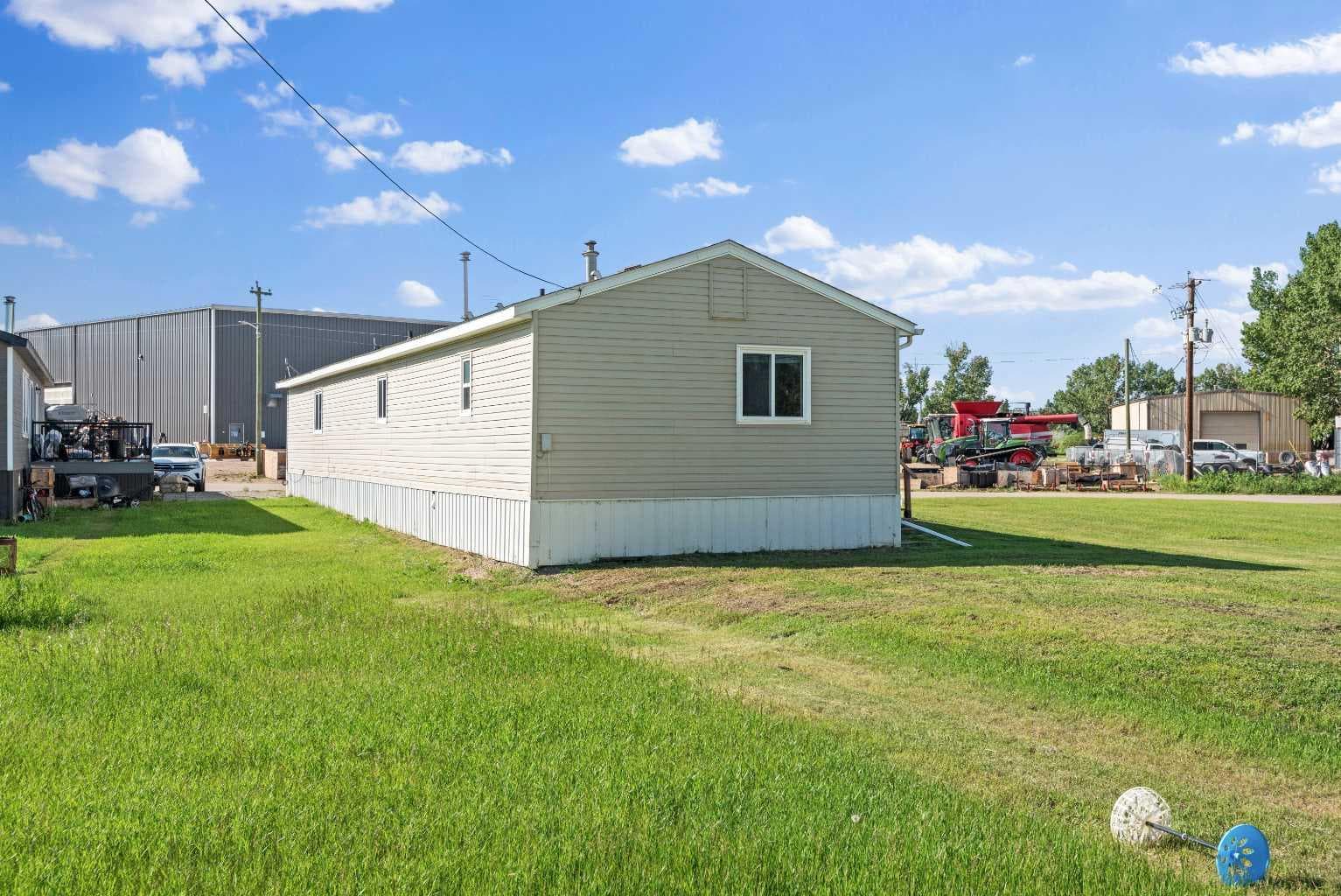 8 Trochu Avenue — photo 4