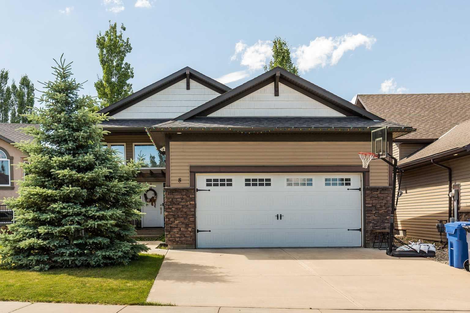 8 Riverton Crescent W — photo 1