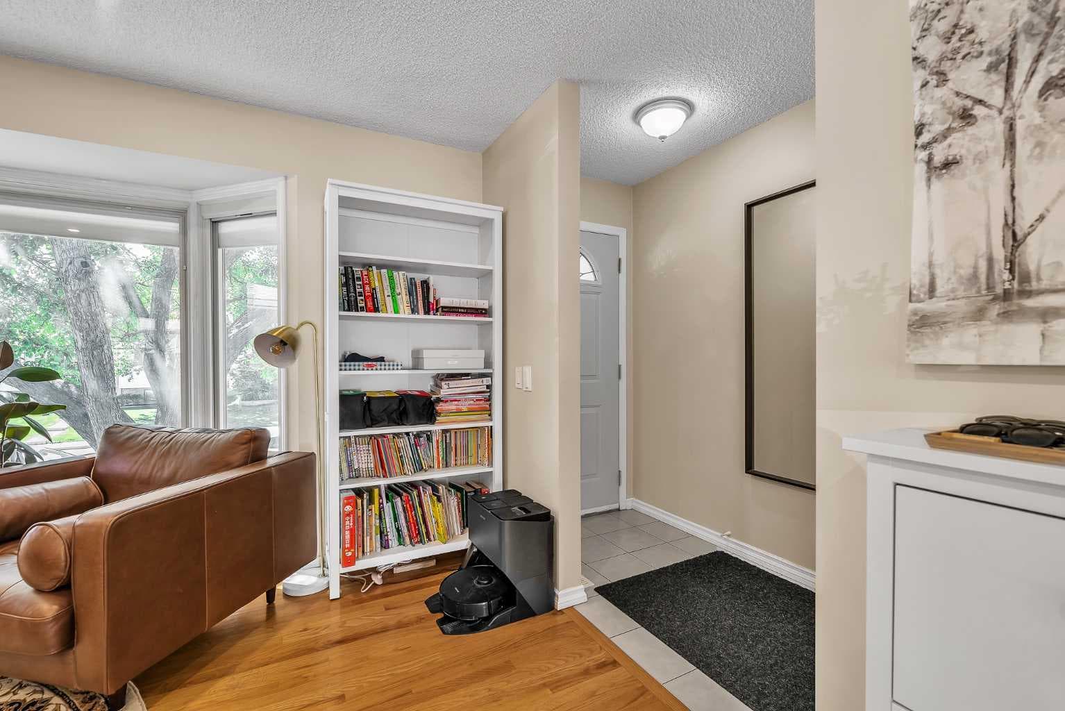 474 78 Avenue NE — photo 3