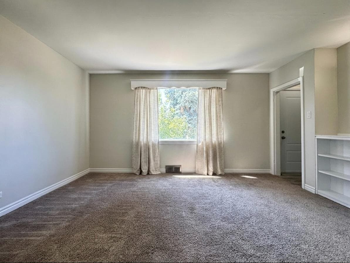 533 23 Street S — photo 5