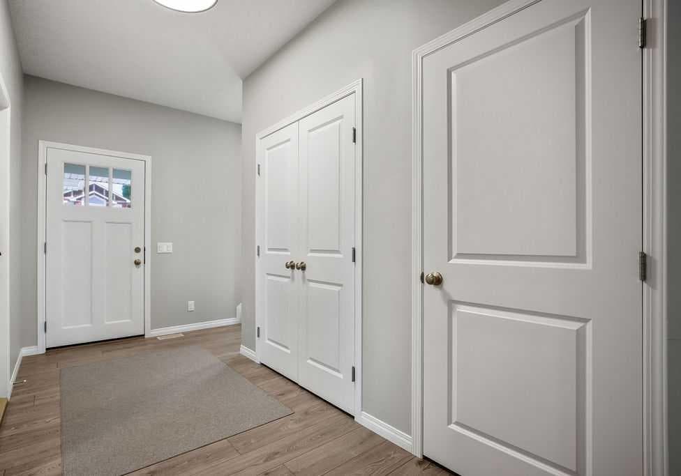 627 Hamptons Place SE — photo 2