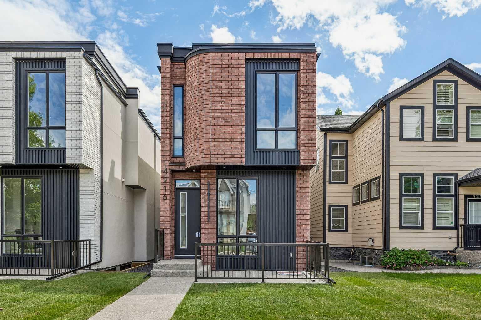4216 16 Street SW — photo 1
