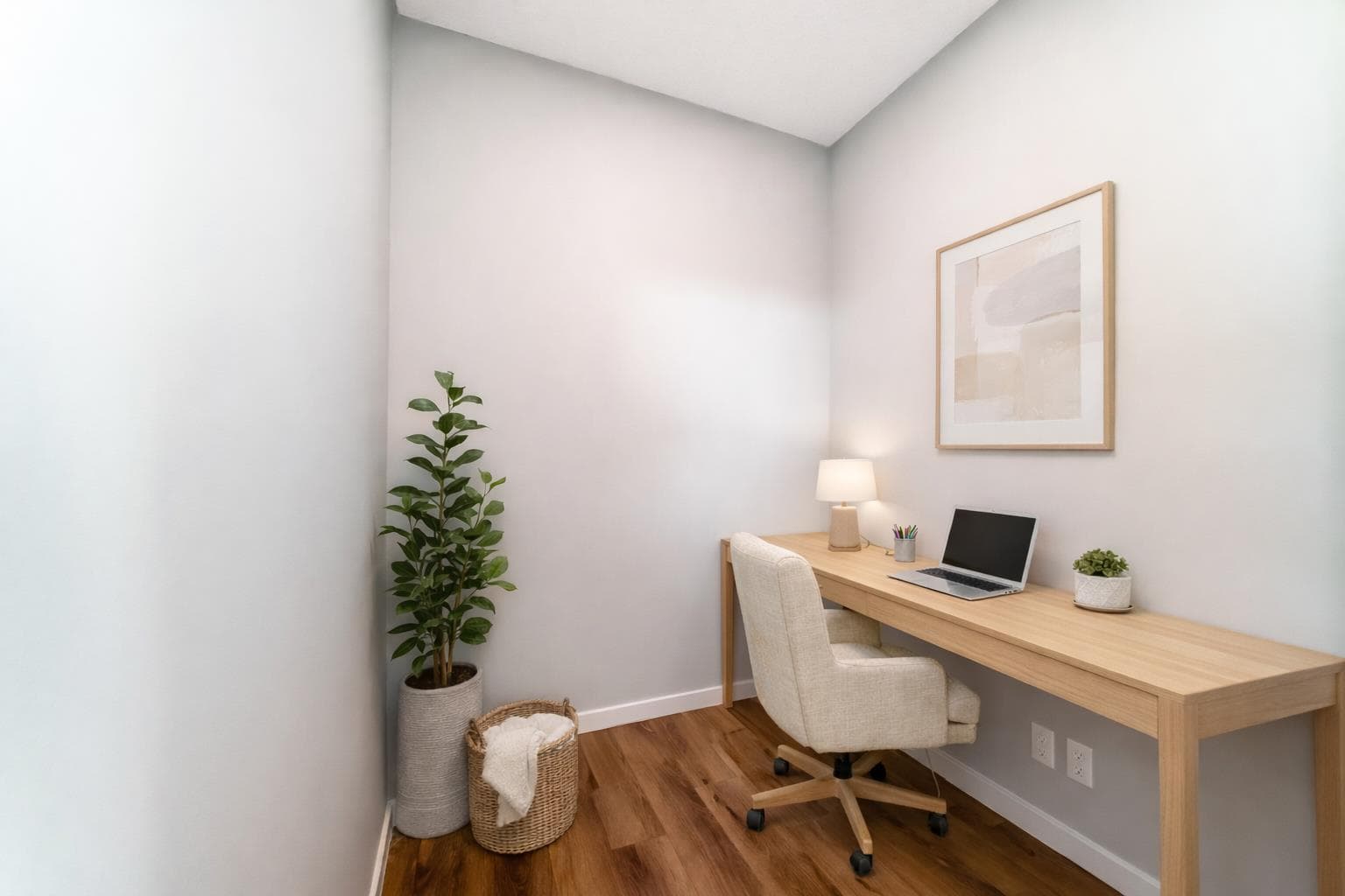 3037 Lanark Boulevard SE — photo 3